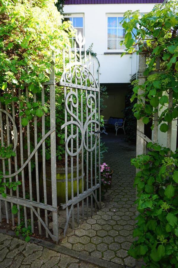 Hotel Garni Altes Winzerhaus Moselschaenke Kobern-Gondorf Bagian luar foto