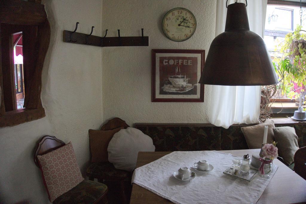 Hotel Garni Altes Winzerhaus Moselschaenke Kobern-Gondorf Bagian luar foto